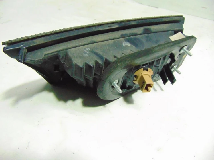 LAMPA PRAWY TYŁ W KLAPE HONDA CIVIC VIII (2006-2011)