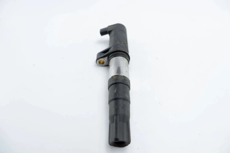 CEWKA ZAPŁONOWA RENAULT MEGANE III (2008-2013) 1.6 16V 8200765882
