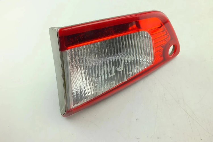 LAMPA PRAWY TYŁ MITSUBISHI COLT CZC (2006-2009) 1.5 16V