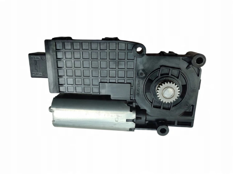 SILNICZEK SZYBERDACHU NISSAN QASHQAI J12 LIFT (2024-) 1.3 DIG-T 140KM 3M257