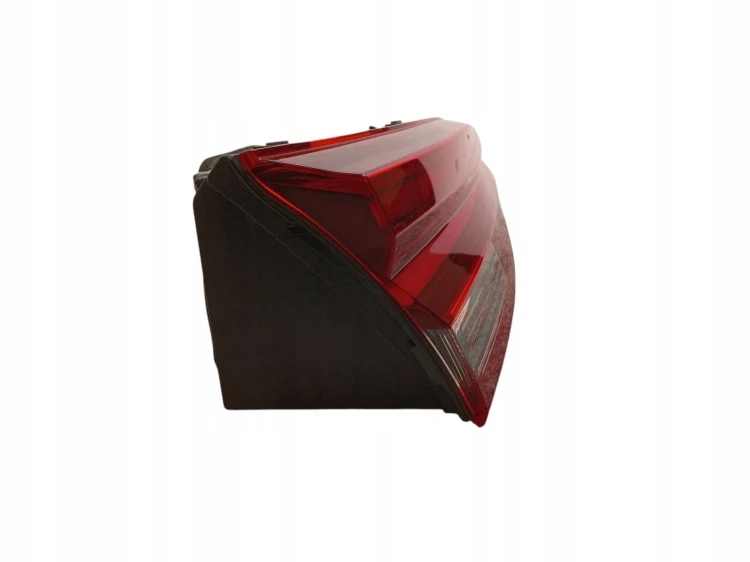 LAMPA LEWY TYŁ W KLAPE CITROEN C5 X (2021-) 1.2 THP 131KM 9834936280