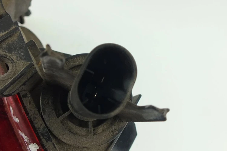 LAMPA LEWY TYŁ ZDERZAKA OPEL MERIVA (2002-2010) 1.6 87KM