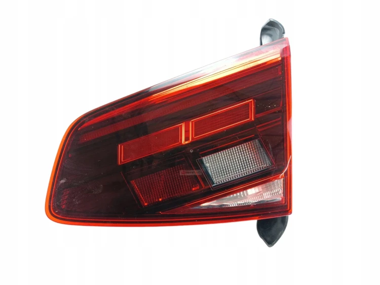 LAMPA PRAWY TYŁ W KLAPE VOLKSWAGEN PASSAT B8 LIFT (2019-2023) 1.4 GTE HYBRI