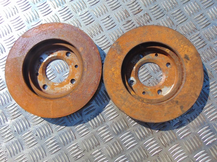 TARCZE HAMULCOWE PRZÓD PEUGEOT 206 (1998-2002) 1.4 HDI