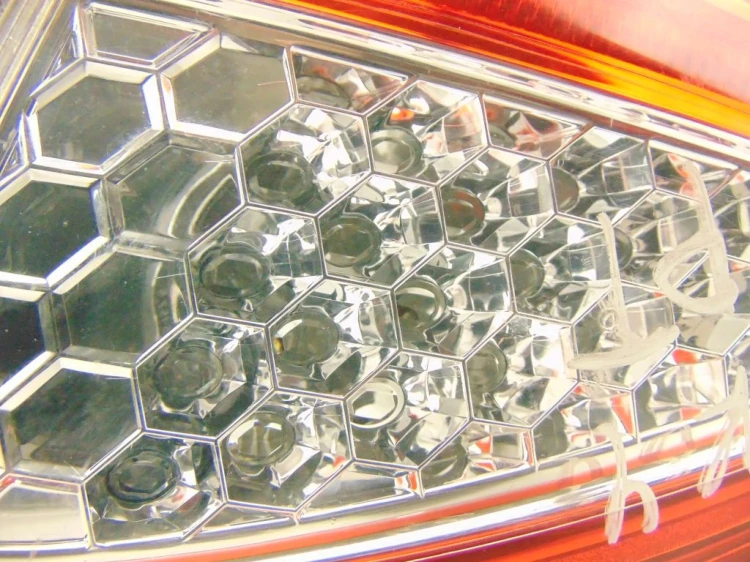 LAMPA PRAWY TYŁ W KLAPE FORD MONDEO MK4 (2007-2014)