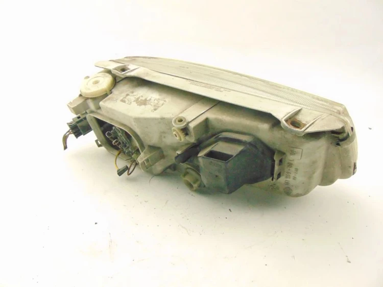 LAMPA LEWY PRZÓD VOLKSWAGEN PASSAT B4