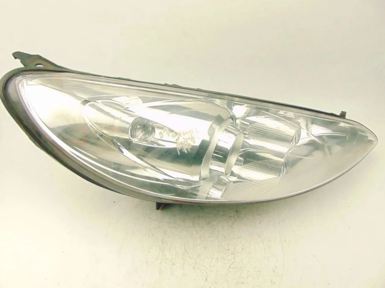 LAMPA PRAWY PRZÓD PEUGEOT 407 (2004-2008) 2.7 HDI