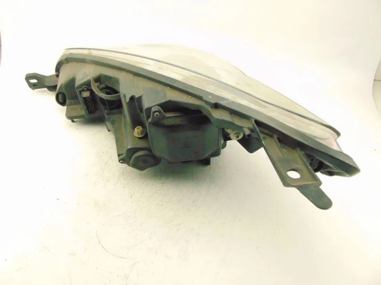 LAMPA PRAWY PRZÓD PEUGEOT 407 (2004-2008) 2.7 HDI