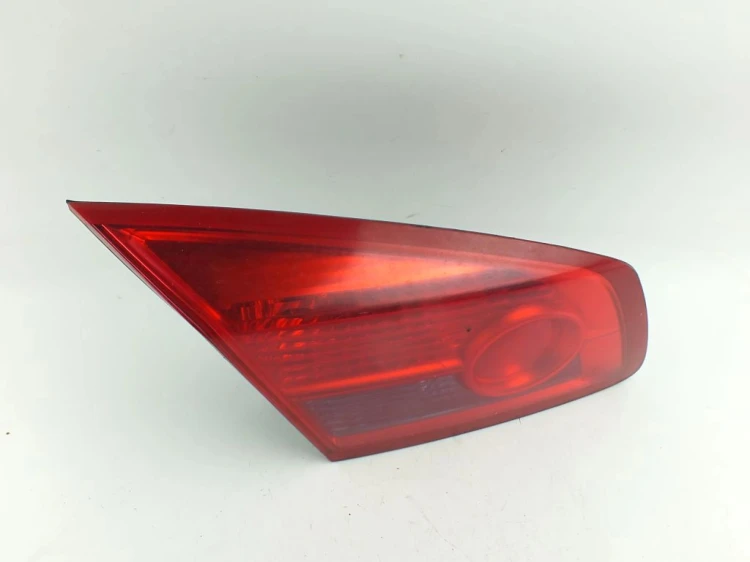 LAMPA LEWY TYŁ W KLAPE RENAULT VEL SATIS (2002-2009) 2.2 DCI