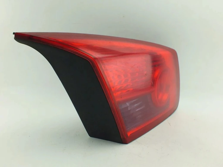 LAMPA LEWY TYŁ W KLAPE RENAULT VEL SATIS (2002-2009) 2.2 DCI