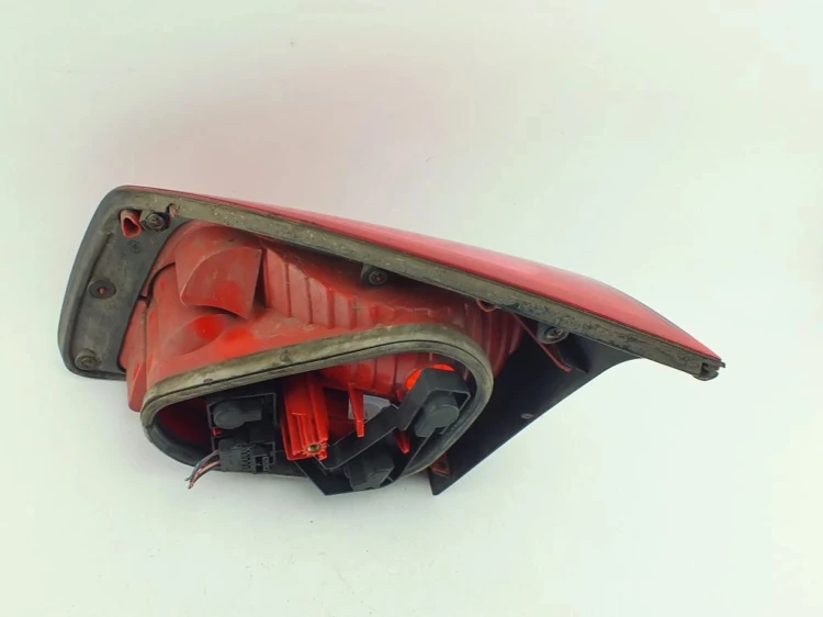 LAMPA LEWY TYŁ W KLAPE RENAULT VEL SATIS (2002-2009) 2.2 DCI