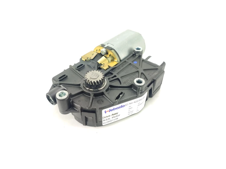 SILNICZEK SZYBERDACHU NISSAN QASHQAI+2 J10 LIFT (2009-2013) 2.0 DCI 150KM 4
