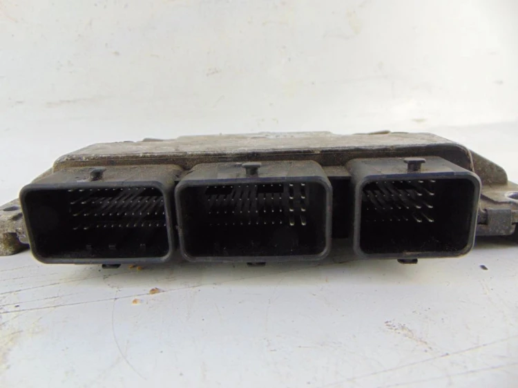 KOMPUTER STEROWNIK SILNIKA RENAULT CLIO III LIFT (2009-2012) 1.2 16V 237101