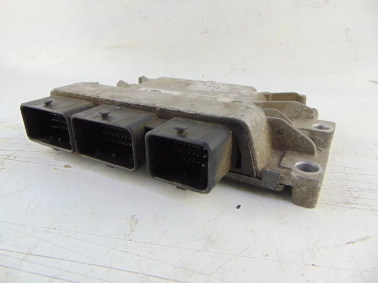 KOMPUTER STEROWNIK SILNIKA RENAULT CLIO III LIFT (2009-2012) 1.2 16V 237101