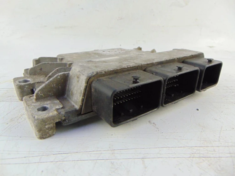 KOMPUTER STEROWNIK SILNIKA RENAULT CLIO III LIFT (2009-2012) 1.2 16V 237101