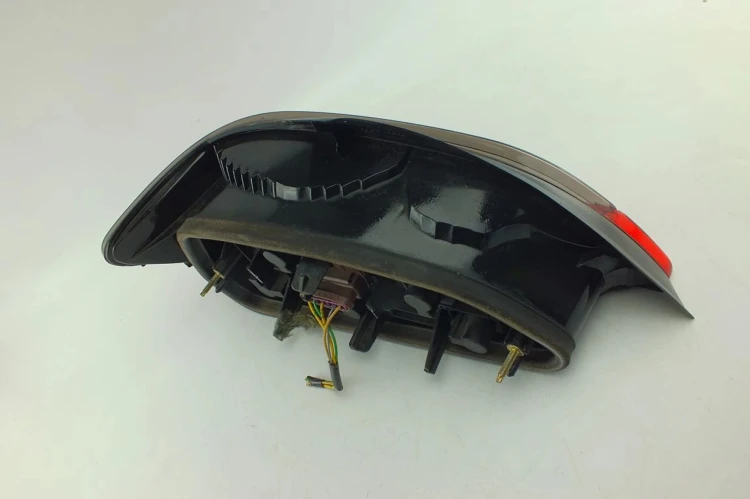 LAMPA PRAWY TYŁ PEUGEOT 406 (1995-1999) 1.8