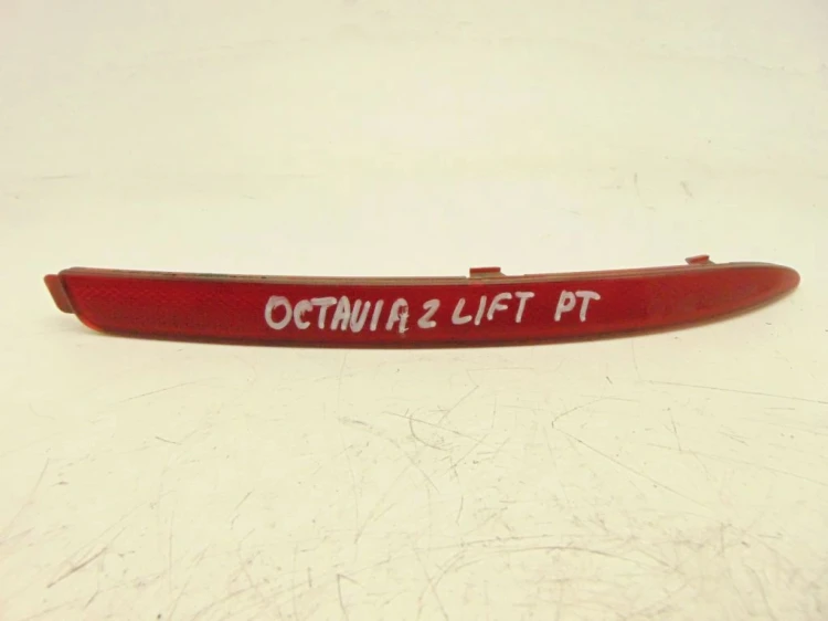 ODBLASK ZDERZAKA PRAWY TYŁ SKODA OCTAVIA II LIFT (2008-2013) 1.6 TDI 1Z0945