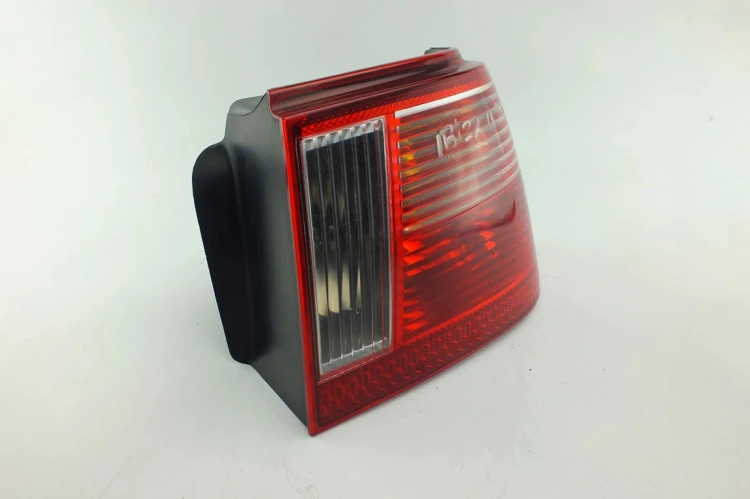 LAMPA PRAWY TYŁ SEAT IBIZA II LIFT 1.9 TDI 6K6945258C