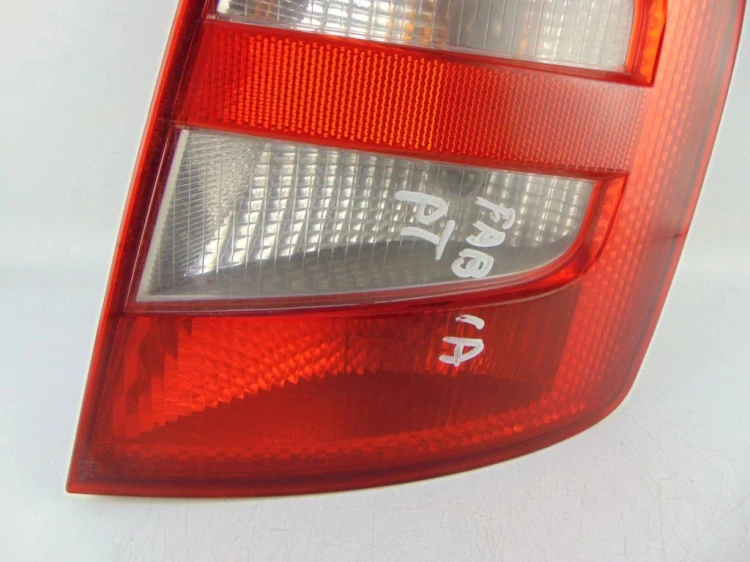 LAMPA PRAWY TYŁ SKODA FABIA I 6Y 1.2 6Y6945096B