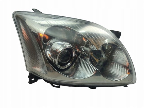 LAMPA PRAWY PRZÓD TOYOTA AVENSIS T25 (2003-2006) 2.0 D4D 116KM
