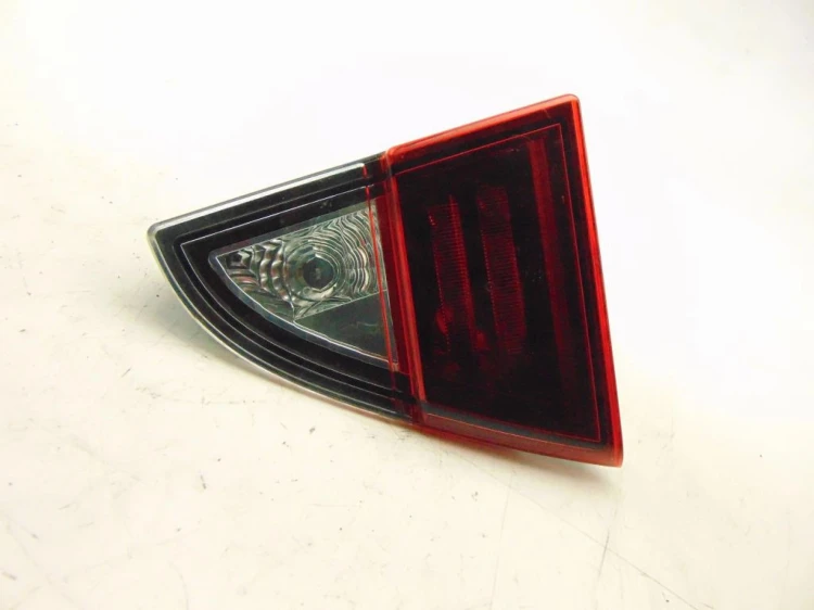 LAMPA LEWY TYŁ W KLAPE RENAULT MEGANE III (2008-2013) 1.5 DCI 265599050R