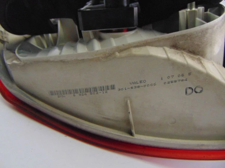 LAMPA PRAWY TYŁ BMW E87 2.0 BEN