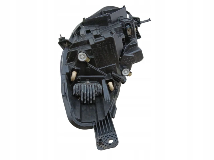 LAMPA PRAWY PRZÓD FORD FIESTA MK8 LIFT (2021-2023) 1.0 EcoBoost 125KM N1BB-