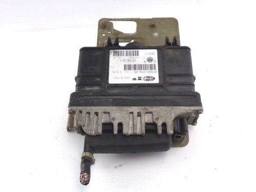 KOMPUTER STEROWNIK SILNIKA VOLKSWAGEN GOLF III 1.6 032906030K