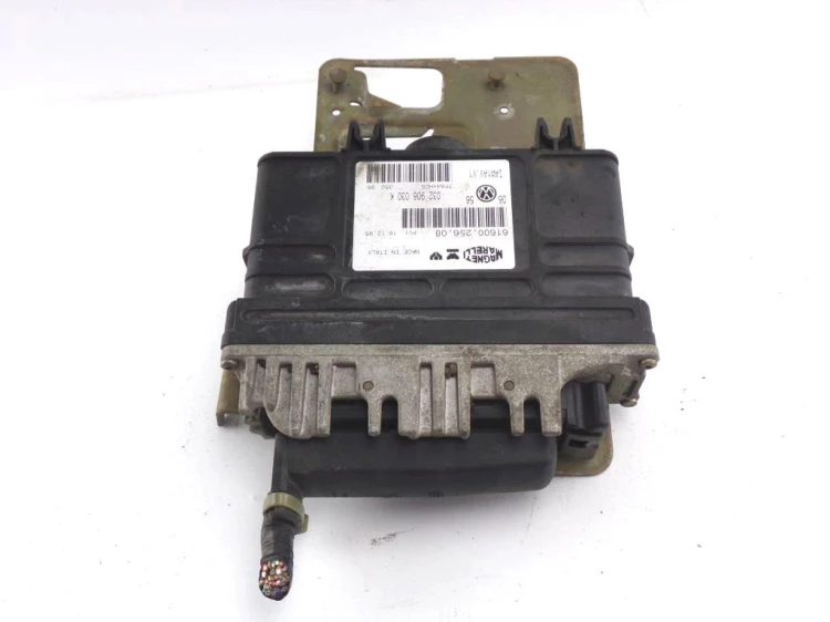 KOMPUTER STEROWNIK SILNIKA VOLKSWAGEN GOLF III 1.6 032906030K