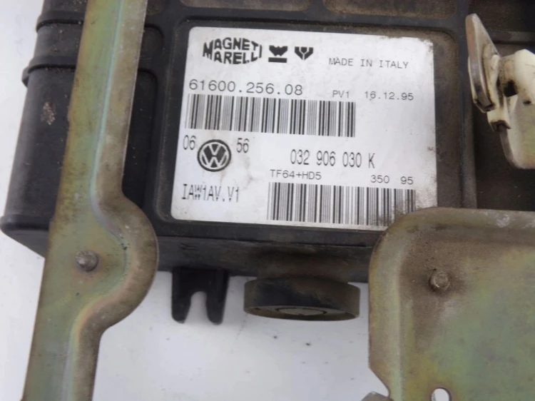 KOMPUTER STEROWNIK SILNIKA VOLKSWAGEN GOLF III 1.6 032906030K