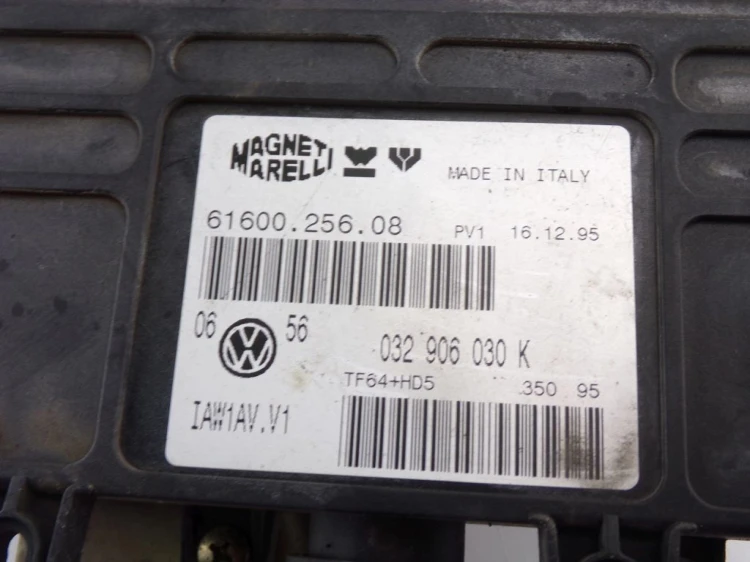 KOMPUTER STEROWNIK SILNIKA VOLKSWAGEN GOLF III 1.6 032906030K