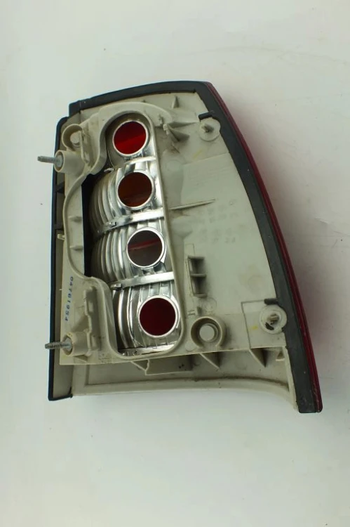 LAMPA LEWY TYŁ OPEL ASTRA II G 1.7 DTI