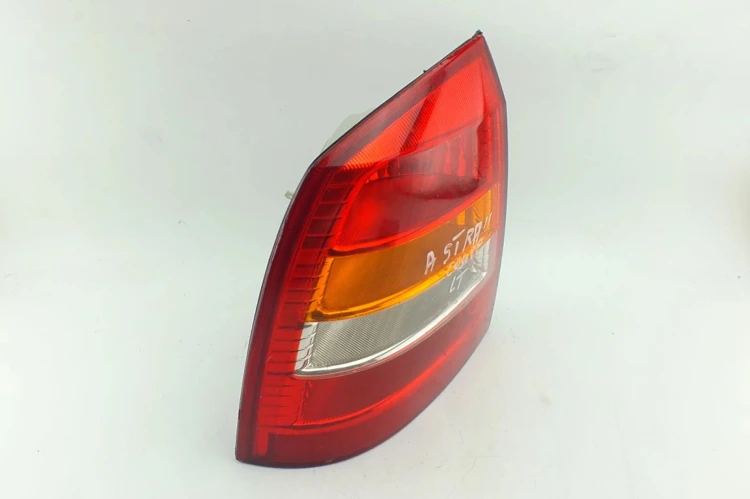 LAMPA LEWY TYŁ OPEL ASTRA II G 1.7 DTI