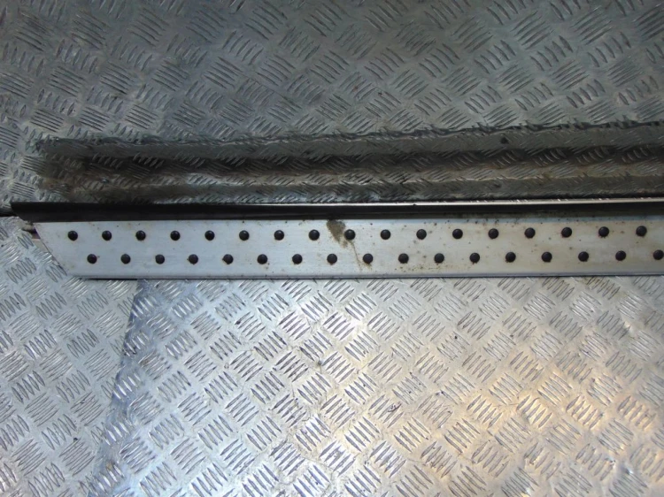 LISTWA PROGOWA PRAWA BMW X5 E53 (1999-2006)