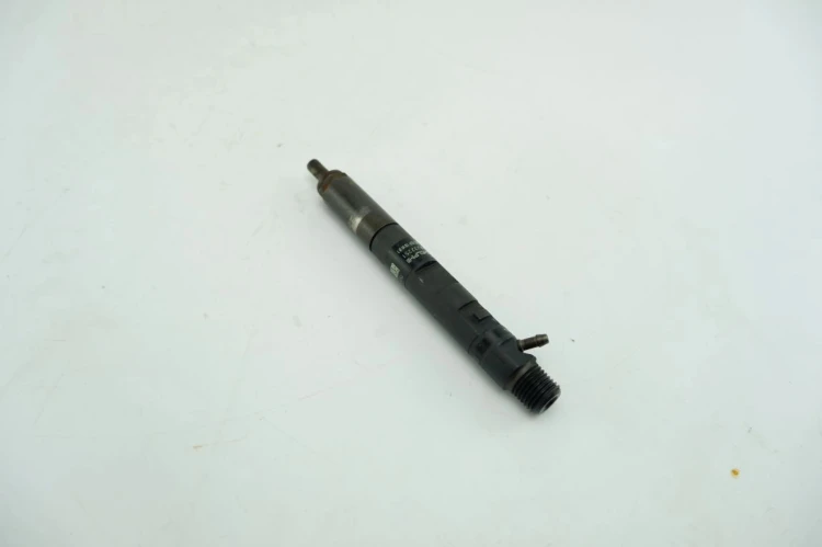 WTRYSKIWACZ RENAULT MEGANE II (2002-2005) 1.5 DCI 8200421897