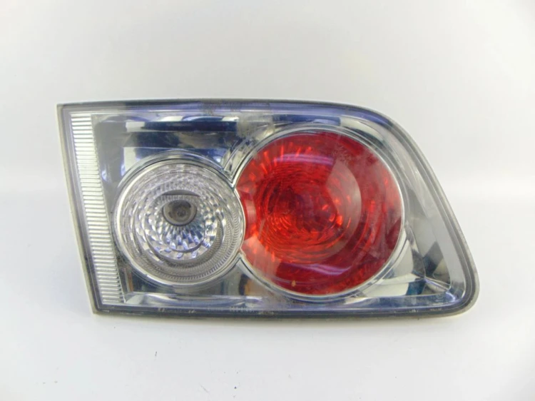 LAMPA LEWY TYŁ W KLAPE MAZDA 6 I (2002-2008) 2.0 D