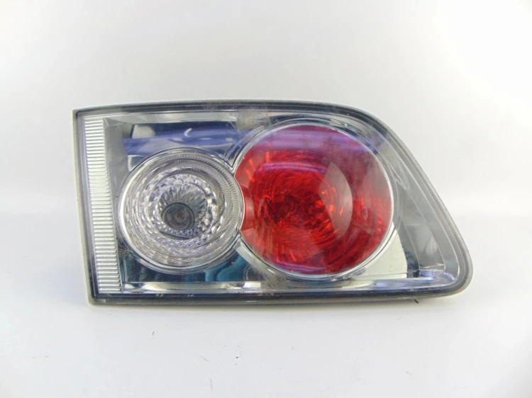 LAMPA LEWY TYŁ W KLAPE MAZDA 6 I (2002-2008) 2.0 D