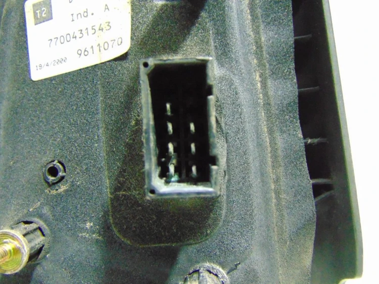 LUSTERKO PRAWE RENAULT SCENIC I LIFT (1999-2003) 1.8 16V