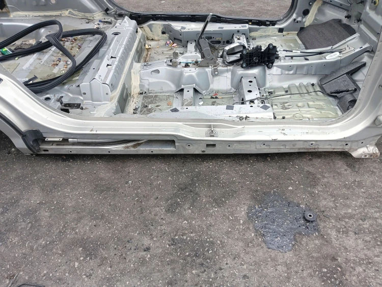 PRÓG PRAWY FORD B-MAX (2012-2017) 1.0 EcoBoost 120KM