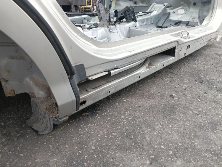 PRÓG PRAWY FORD B-MAX (2012-2017) 1.0 EcoBoost 120KM