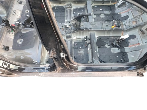 PRÓG PRAWY SŁUPEK ŚRODKOWY KIA STONIC (2017-2020) 1.4 16V 100KM