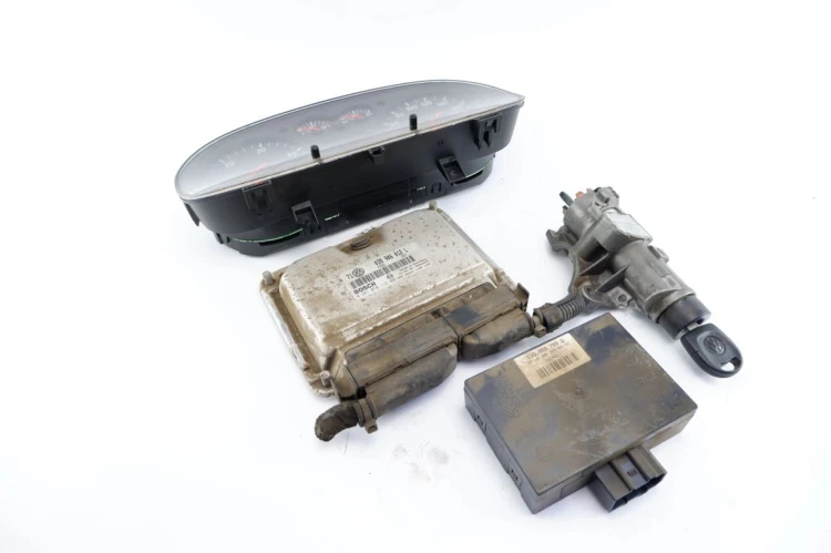 ZESTAW STARTOWY VOLKSWAGEN BORA (1998-2005) 1.9 TDI 038906012L