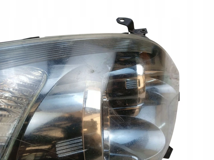 LAMPA PRAWY PRZÓD TOYOTA COROLLA VERSO II LIFT (2007-2009) 2.2 D-CAT 177KM