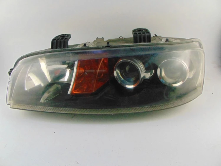 LAMPA LEWY PRZÓD FIAT PUNTO II 1.2 8V