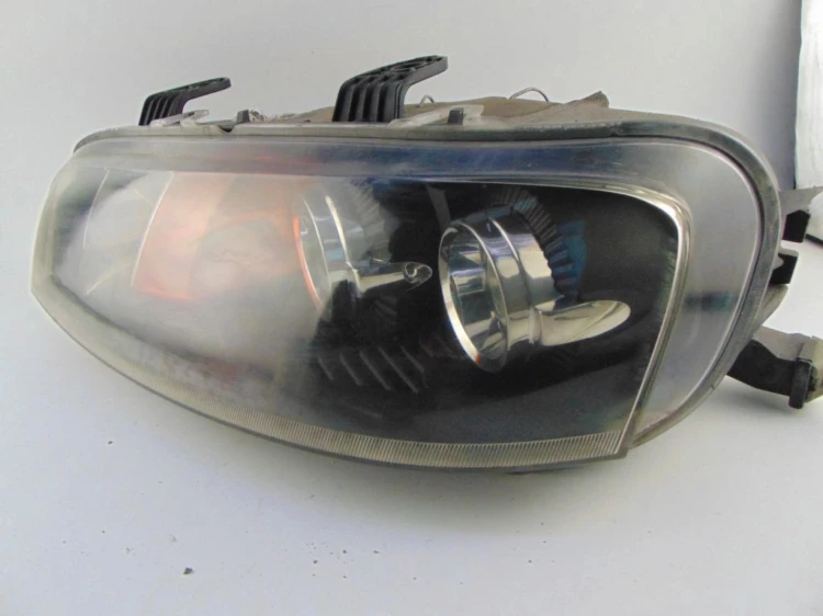 LAMPA LEWY PRZÓD FIAT PUNTO II 1.2 8V