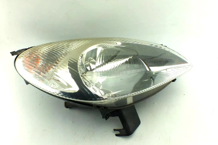 LAMPA PRAWY PRZÓD CITROEN XSARA PICASSO (1999-2004) 1.6 HDI