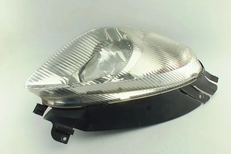 LAMPA PRAWY PRZÓD CITROEN XSARA PICASSO (1999-2004) 1.6 HDI