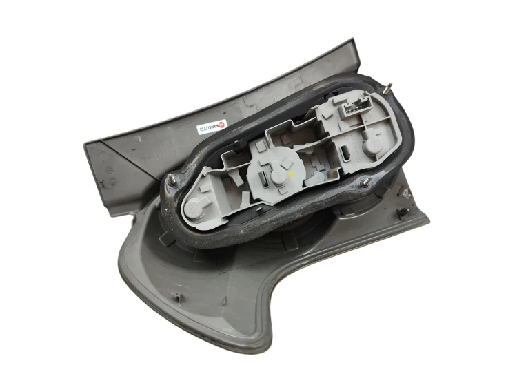 LAMPA PRAWY TYŁ TOYOTA COROLLA VERSO II (2004-2007) 2.0 D4D 116KM