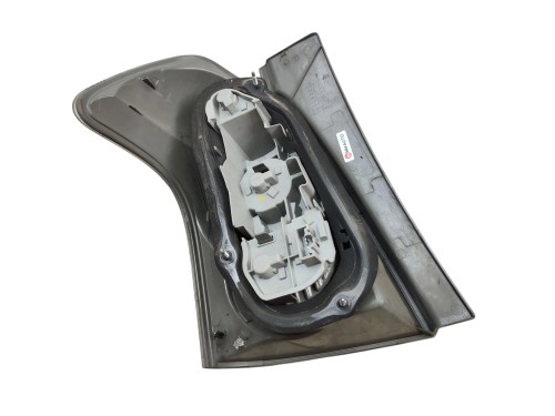 LAMPA PRAWY TYŁ TOYOTA COROLLA VERSO II (2004-2007) 2.0 D4D 116KM