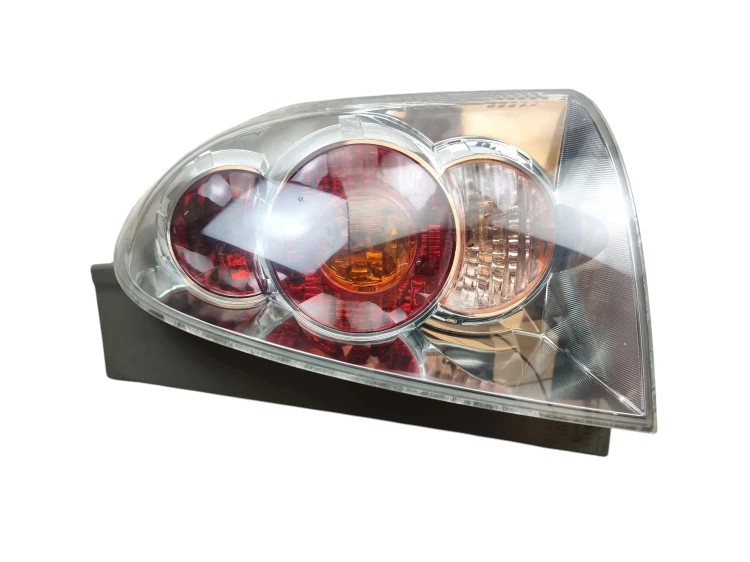 LAMPA PRAWY TYŁ TOYOTA COROLLA VERSO II (2004-2007) 2.0 D4D 116KM